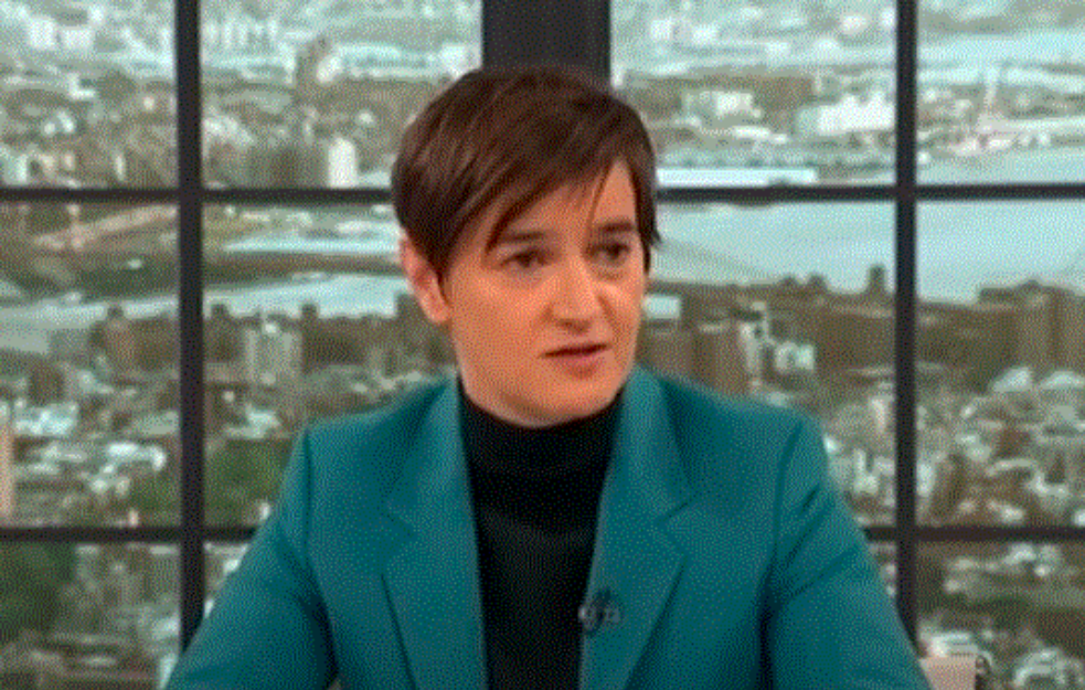 PREMIJERKA BRNABIĆ: 'Nismo menjali režim ulaska u Srbiju, PCR test NIJE POTREBAN po povratku iz zemalja okruženja'! 

